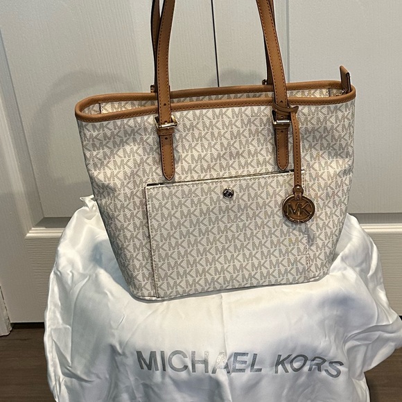 NEW MICHAEL Michael Kors Signature Top-Handle Zipper Tote - Picture 3 of 11
